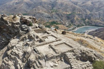 Palu Kalesi Kazılarında Önemli Tarihi Bulgular Ortaya Çıktı