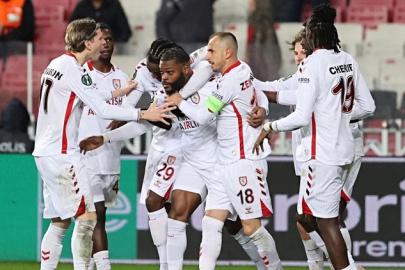 Kırmızı-Beyazlılardan Avrupa’da Tarihi Zafer: Samsunspor Son 16’da!